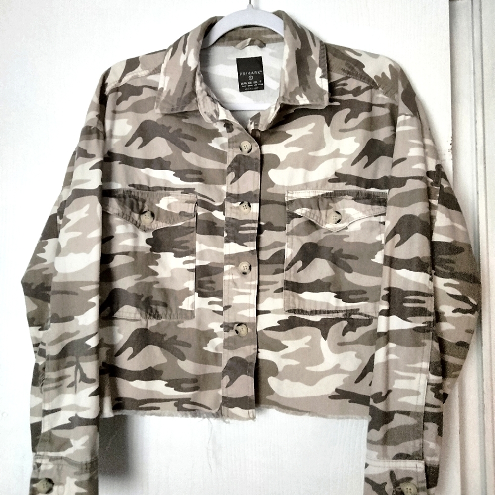 Small Primark Raw Hem Camo Jacket